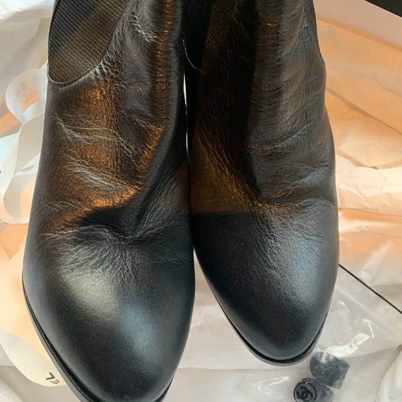 Chanel black high heeled low boots gold CC logo - Picture 4 of 6